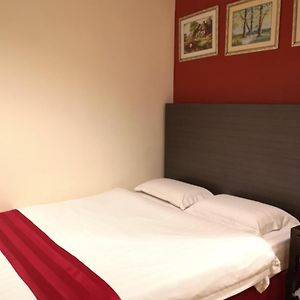 OYO 89908 Hotel Kensington
